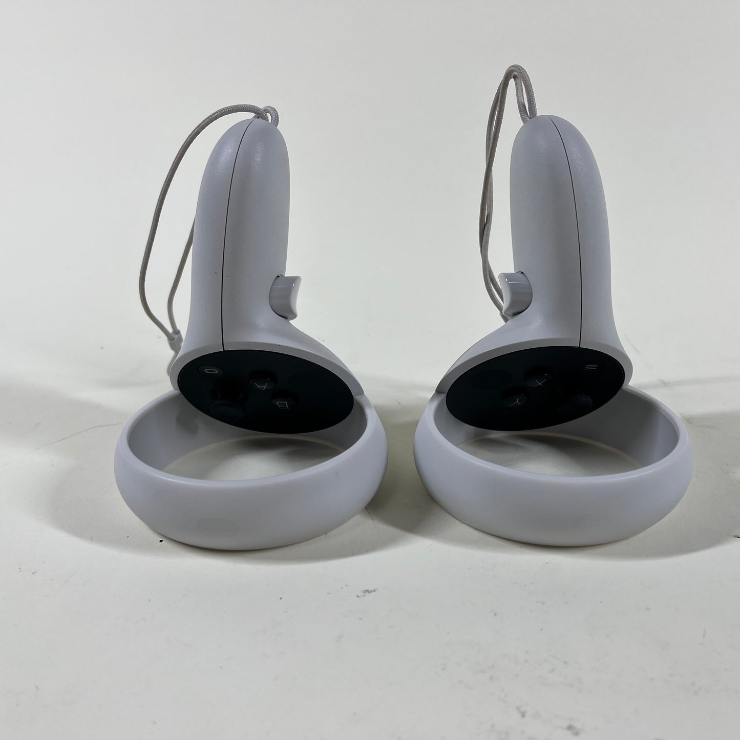Oculus Quest 2 128GB Standalone All-in-One VR Headset KW49CM