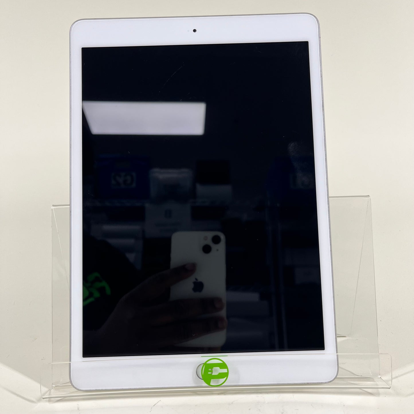WiFi Only Apple iPad 7th Gen 32GB 17.6.1 SILVER MW752LL/A