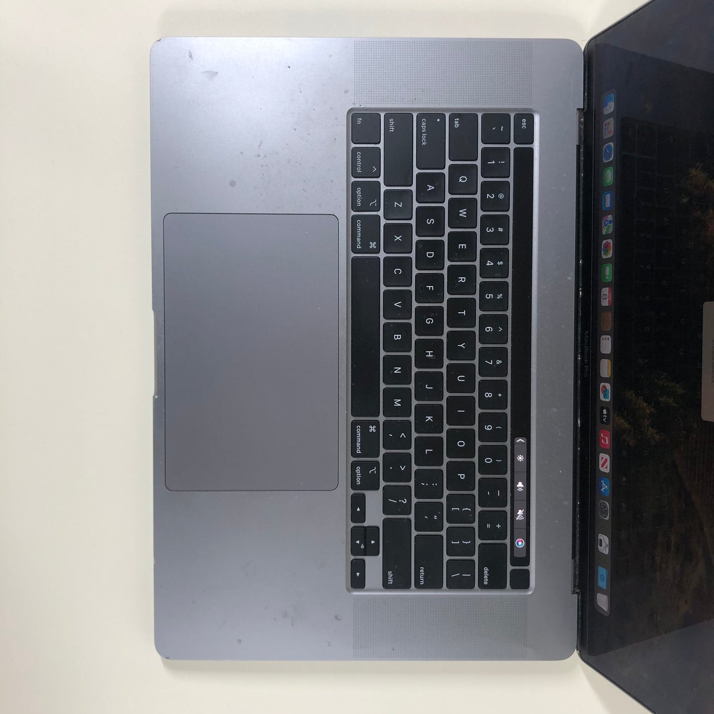2019 Apple MacBook Pro 16" i7 2.6GHz 16GB RAM 500GB SSD