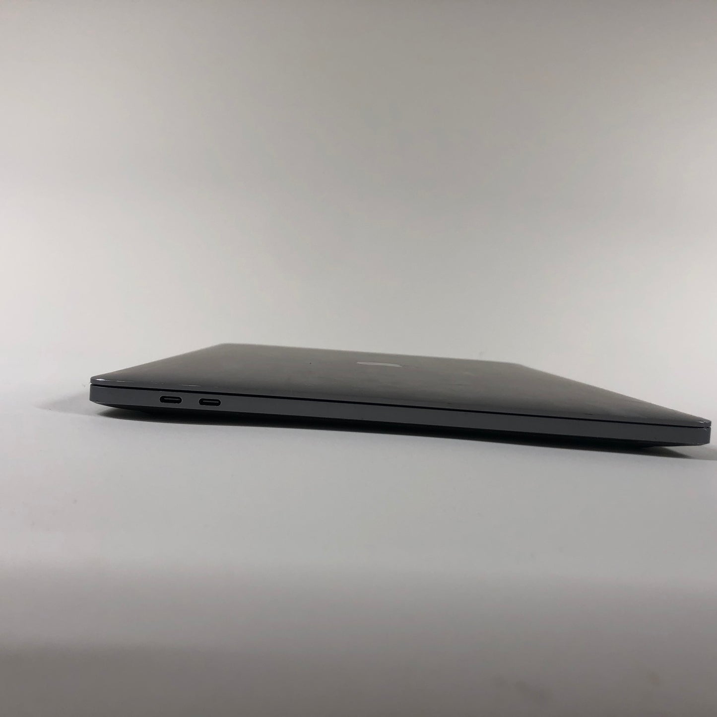 2019 Apple MacBook Pro 16" i7 2.6GHz 16GB RAM 500GB SSD