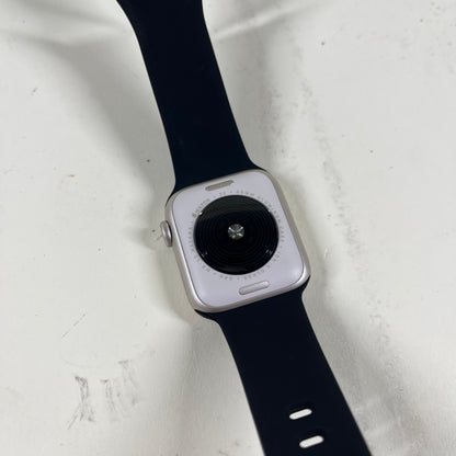 GPS Only Apple Watch SE 2nd Gen 40MM Starlight Aluminum Black Sport Band A2722