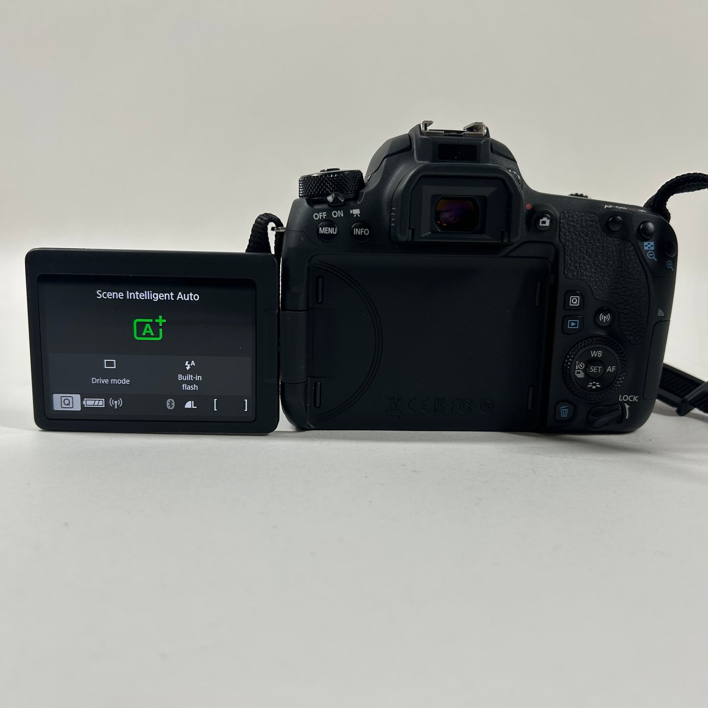 Canon EOS 77D 24.2MP DSLR Camera 6474 Shutter Count