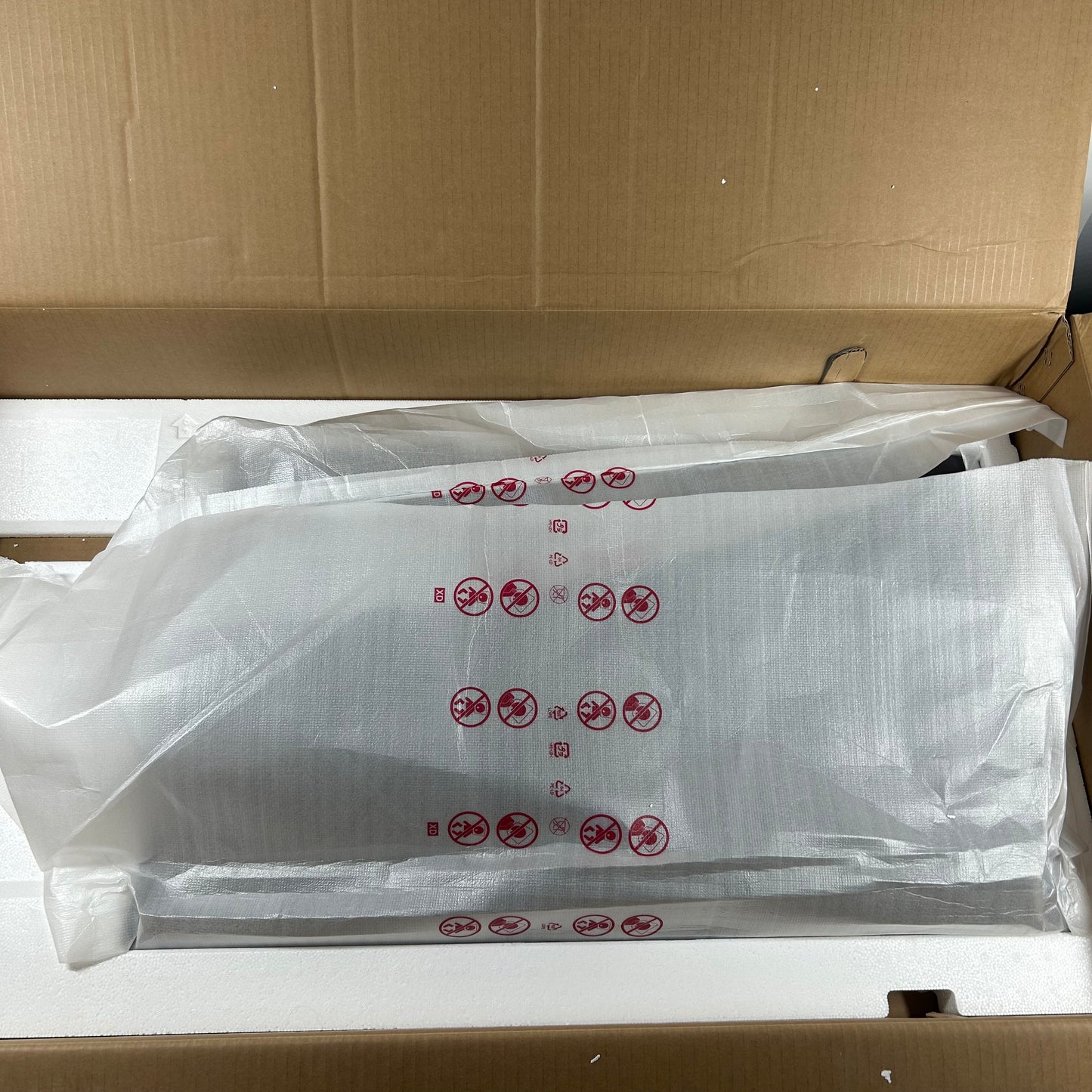 LG 31.5" 32GS95UE 4K UHD OLED 240Ghz/480Ghz Curved Gaming Monitor