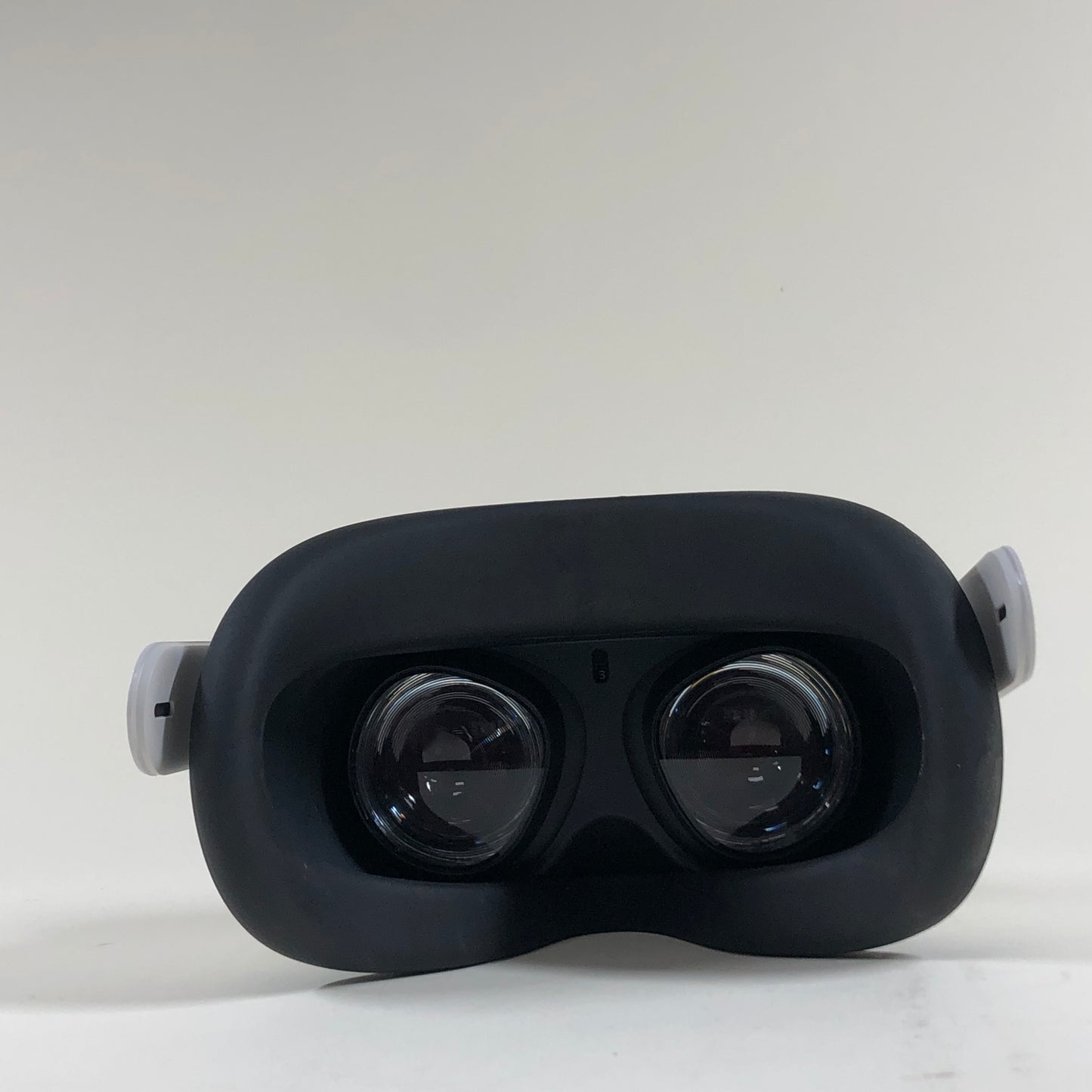 Oculus Quest 2 128GB VR System KW49CM