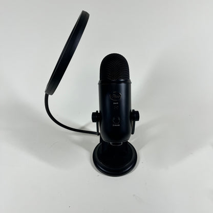 Blue Yeti Professional Multi-Pattern USB Condenser Microphone 888-000322