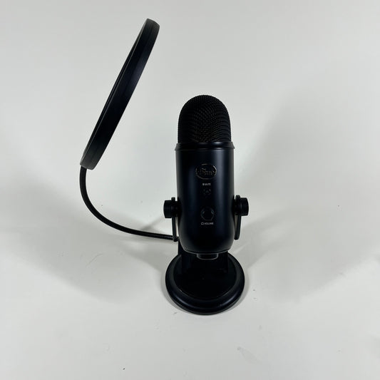 Blue Yeti Professional Multi-Pattern USB Condenser Microphone 888-000322