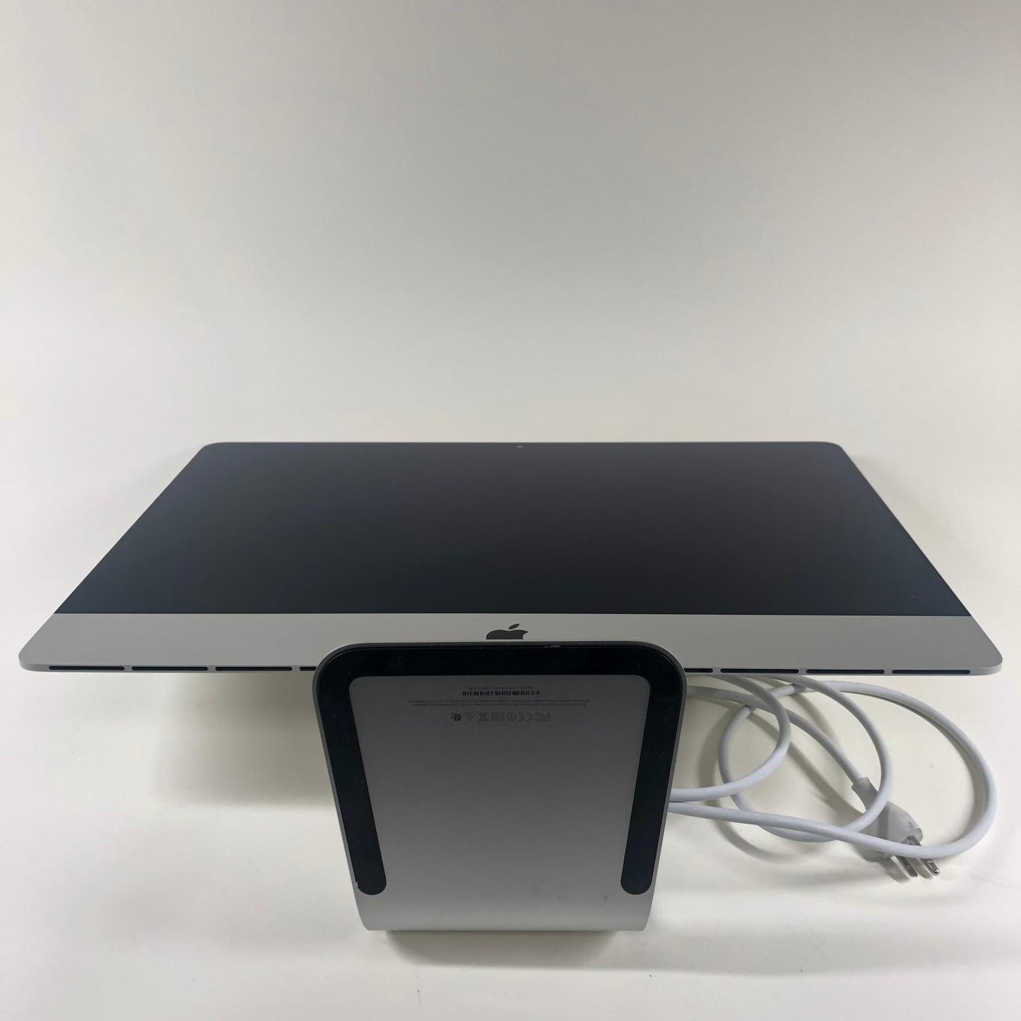 2013 Apple iMac 21.5" i5-4570R 2.7GHz 8GB RAM 1TB HDD Silver A1418